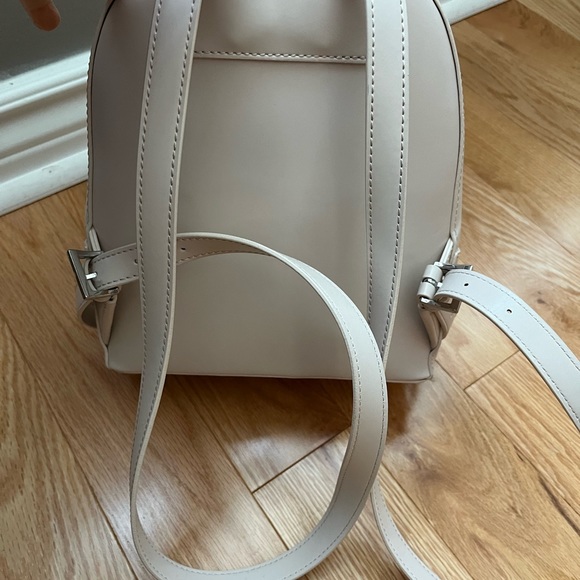 Kendall and Kylie Backpack purse - Picture 4 of 5